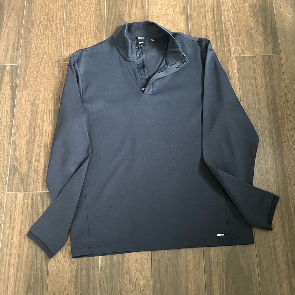 Hugo Boss Mens Long Sleeve XL w/zipper at neck & 2 snaps-Excellent Condition